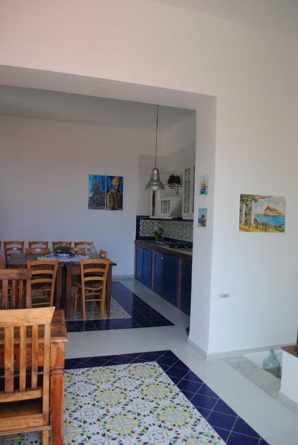 Miracoletti38 Hotel Наполи Екстериор снимка