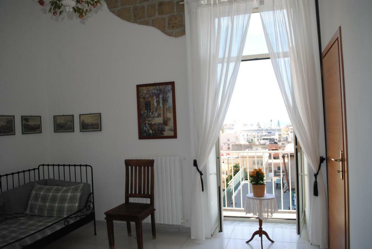 Miracoletti38 Hotel Наполи Екстериор снимка