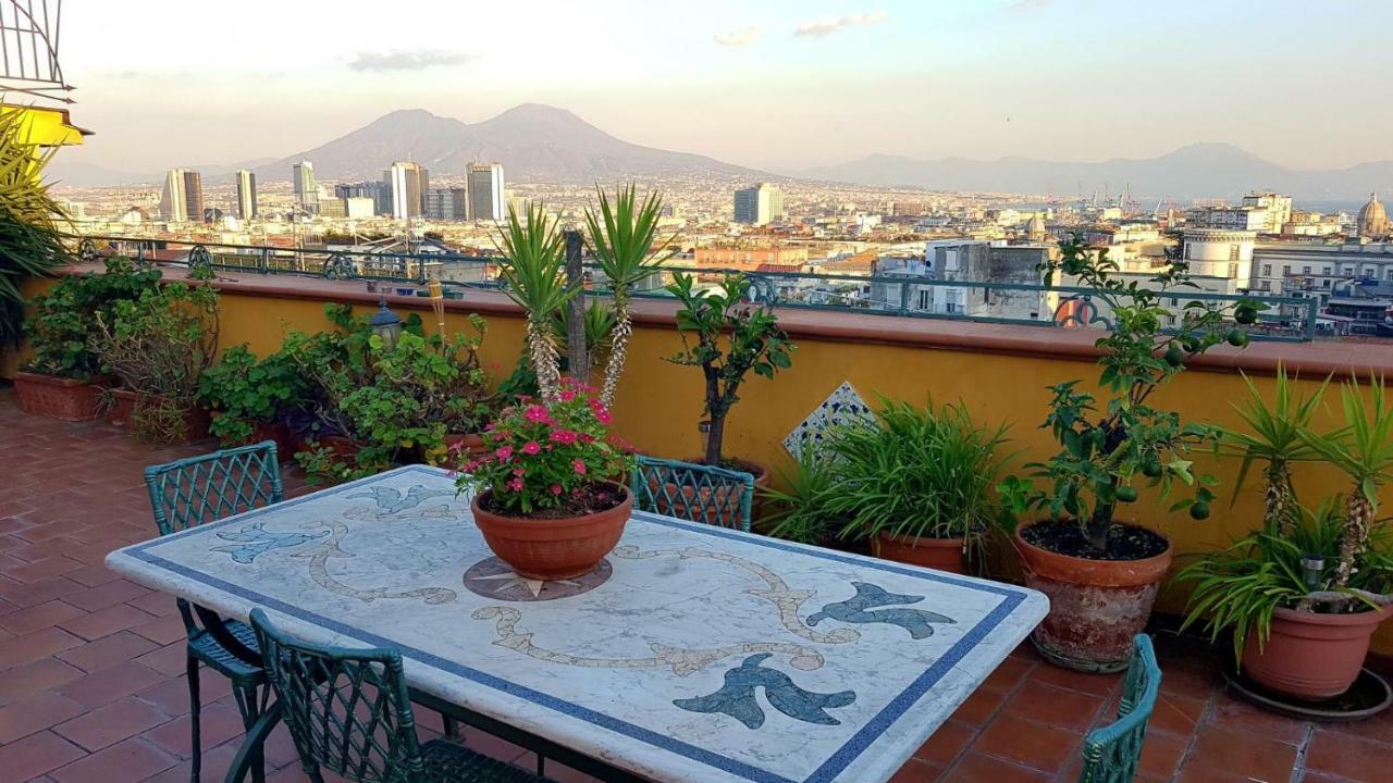 Miracoletti38 Hotel Наполи Екстериор снимка