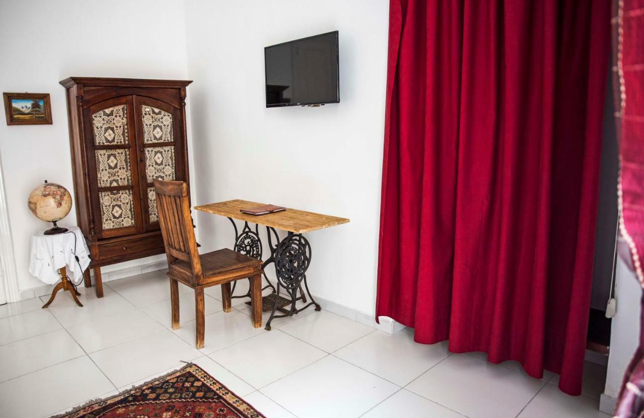Miracoletti38 Hotel Наполи Екстериор снимка