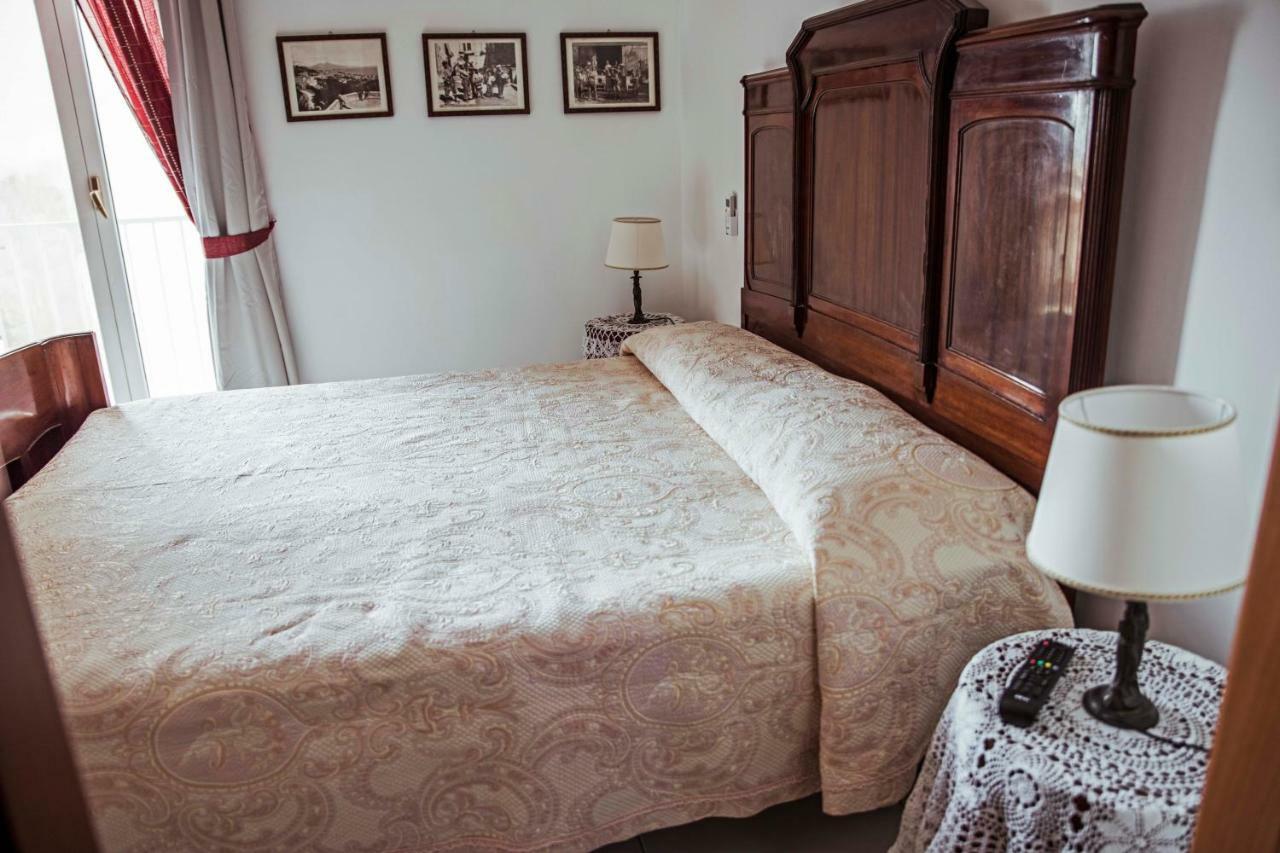 Miracoletti38 Hotel Наполи Екстериор снимка