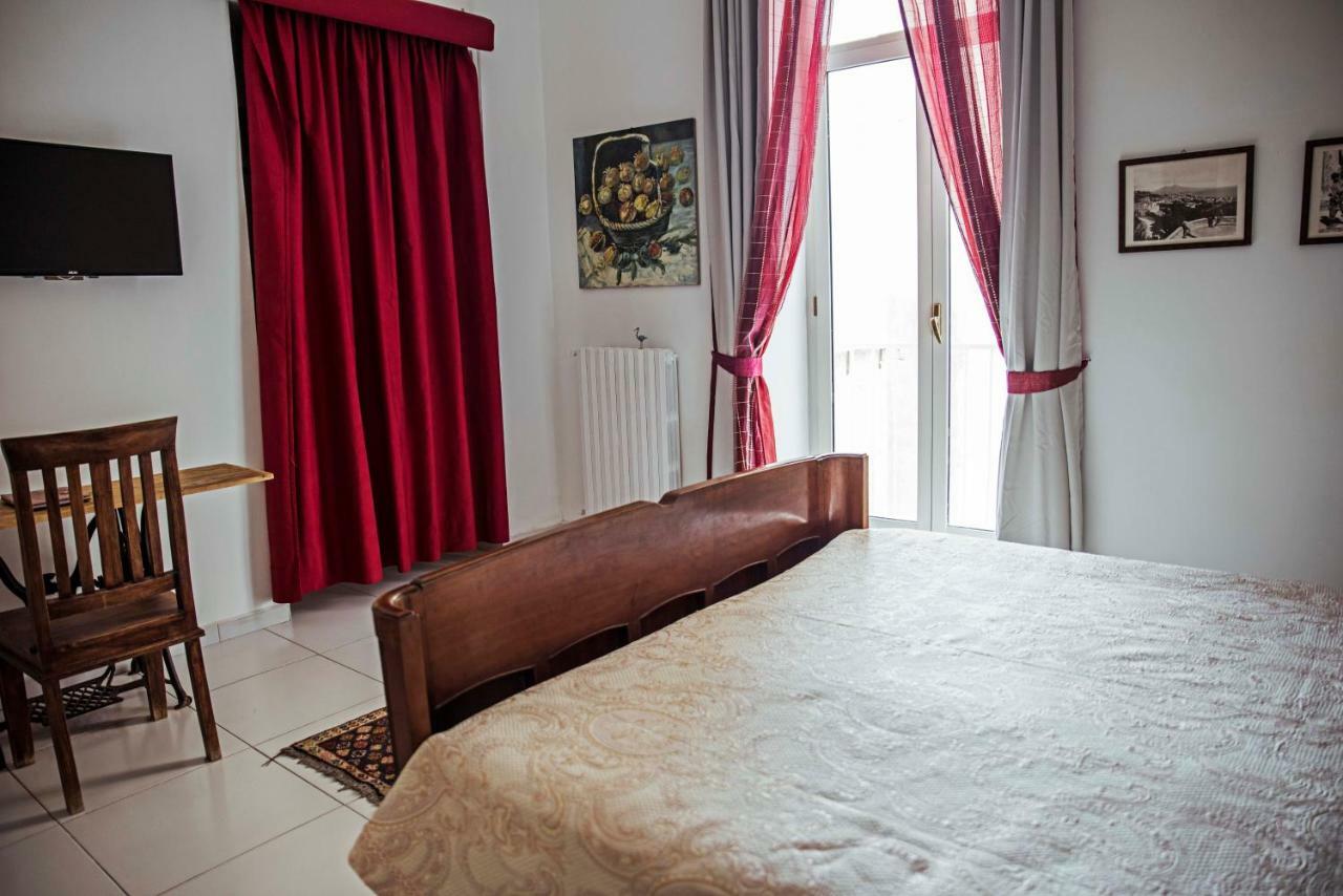 Miracoletti38 Hotel Наполи Екстериор снимка