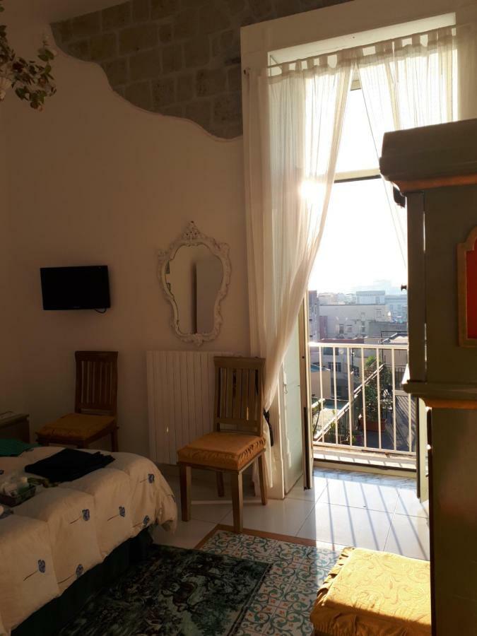 Miracoletti38 Hotel Наполи Екстериор снимка