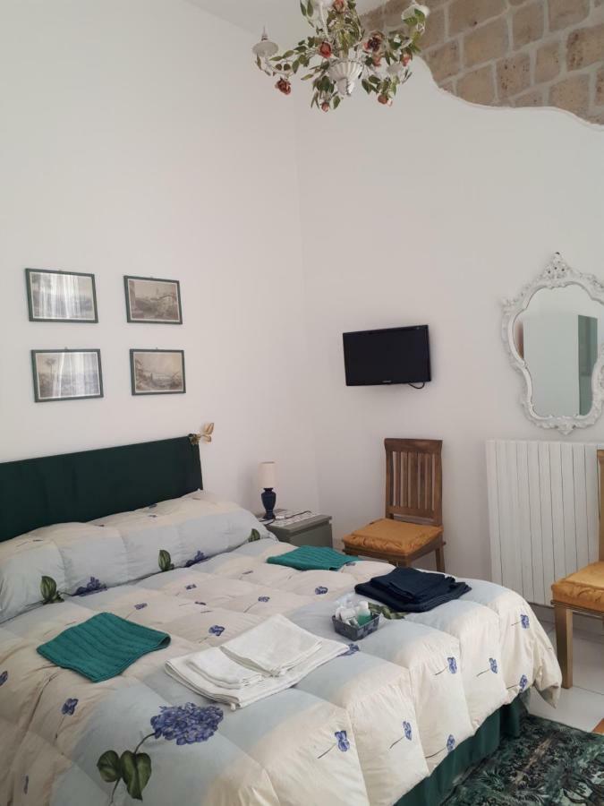 Miracoletti38 Hotel Наполи Екстериор снимка