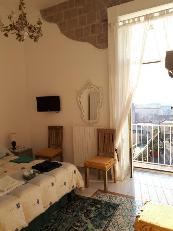 Miracoletti38 Hotel Наполи Екстериор снимка