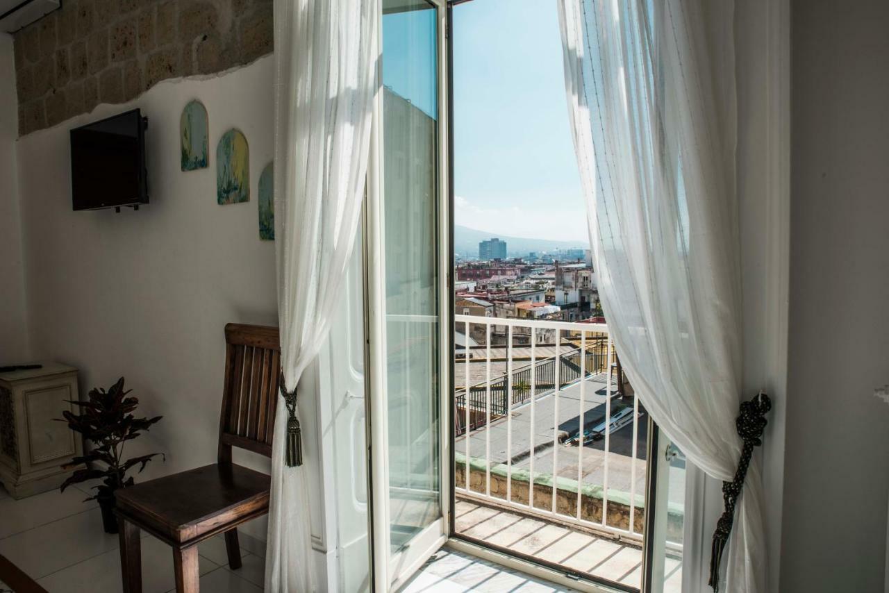 Miracoletti38 Hotel Наполи Екстериор снимка