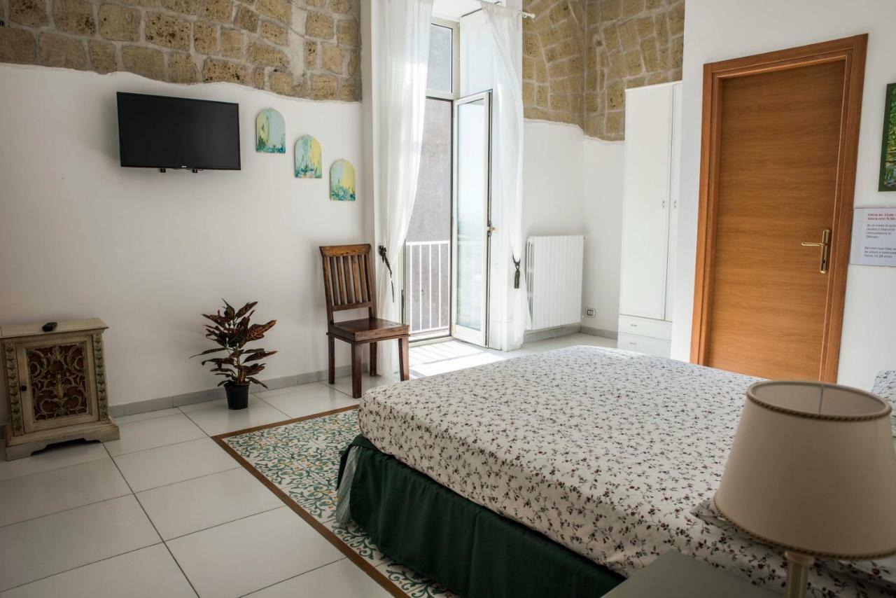 Miracoletti38 Hotel Наполи Екстериор снимка